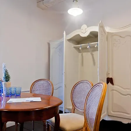 B&B Barokowy Zakatek 스비드니카