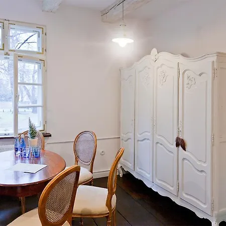 Nocleg ze śniadaniem Barokowy Zakątek 3*