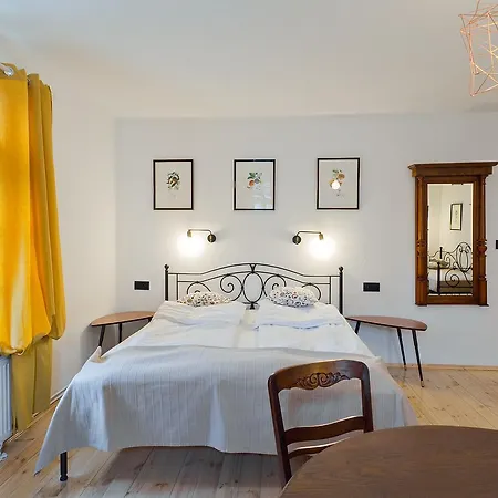 B&B Barokowy Zakatek 스비드니카