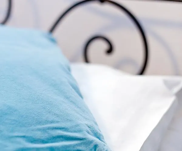 Barokowy Zakatek Bed & Breakfast 3*