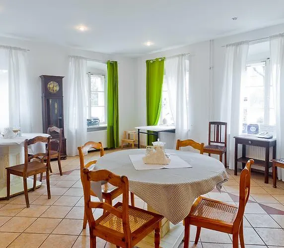 Barokowy Zakatek Bed & Breakfast 3*